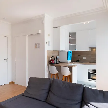 By Zeedijk Beach, Cleaning Included Apartamento