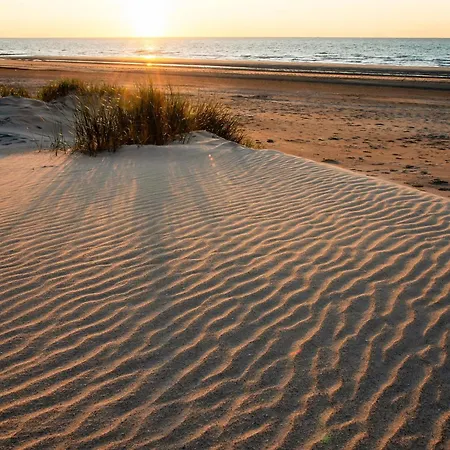 By Zeedijk Beach, Cleaning Included Apartamento Middelkerke